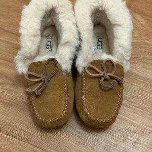 NEW UGG Tan Suede Slippers with Rubber Sole
